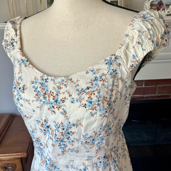 Old Navy | Floral Sundress - Picture 3 of 7